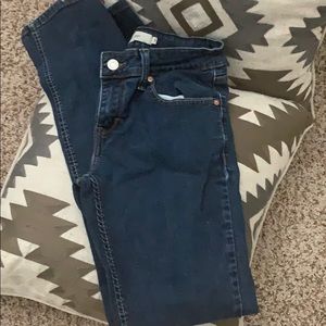 518 straight leg Levi’s jeans